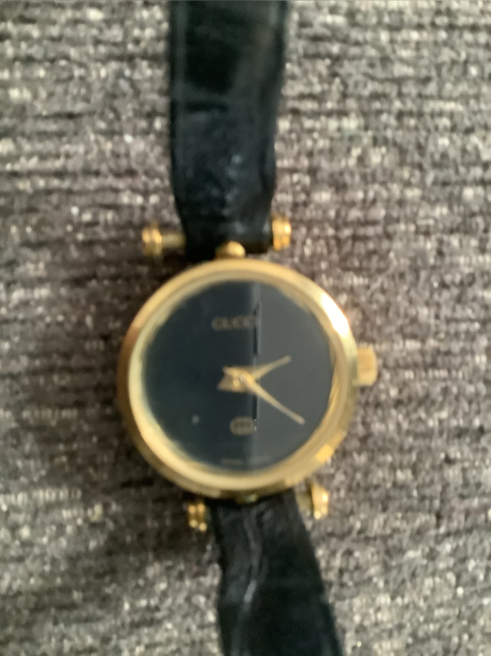 Gucci Black Dial Gold-Tone Round Women's Watch with Black Leather Strap